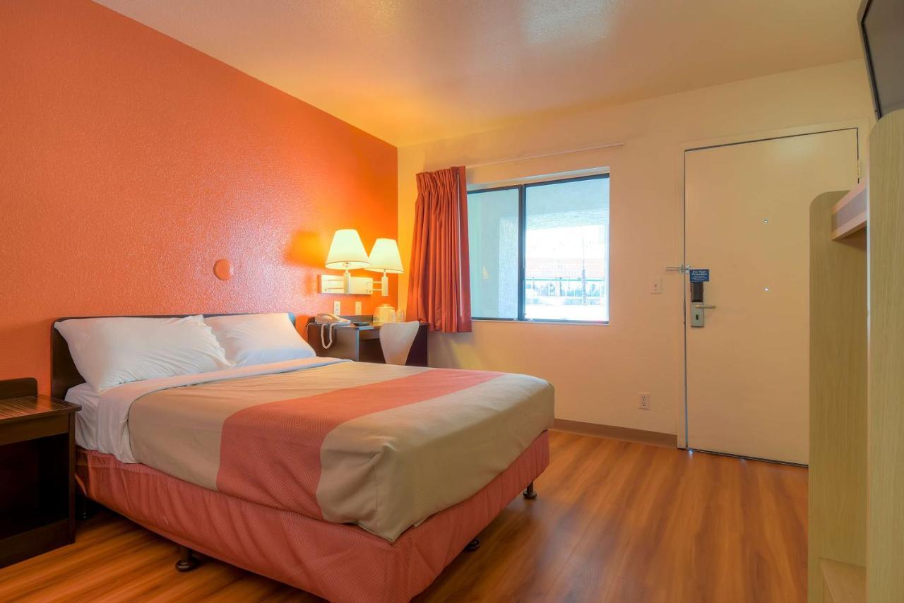 Motel 6-Palm Springs, Ca - Downtown ภายนอก รูปภาพ