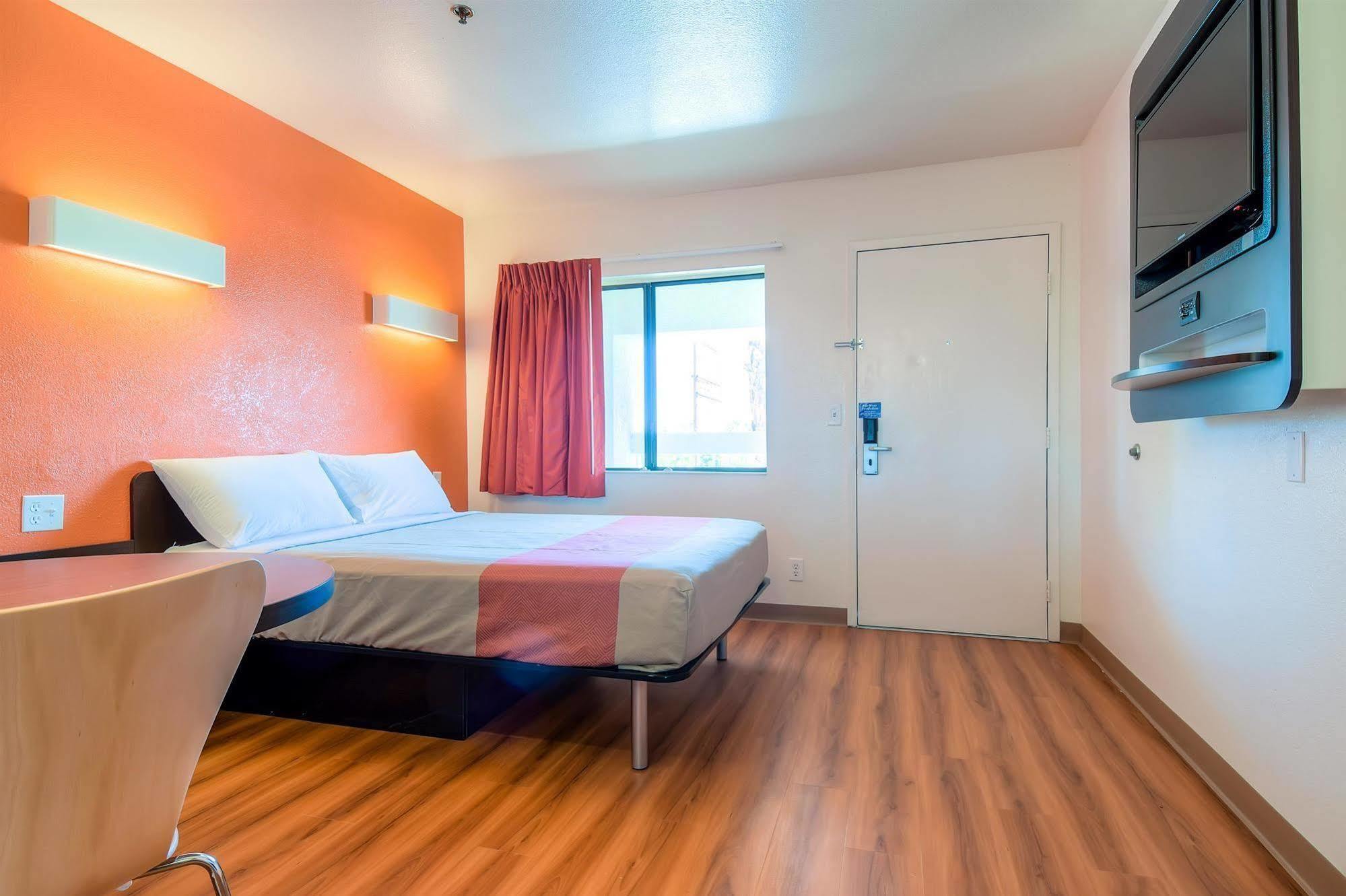 Motel 6-Palm Springs, Ca - Downtown ภายนอก รูปภาพ